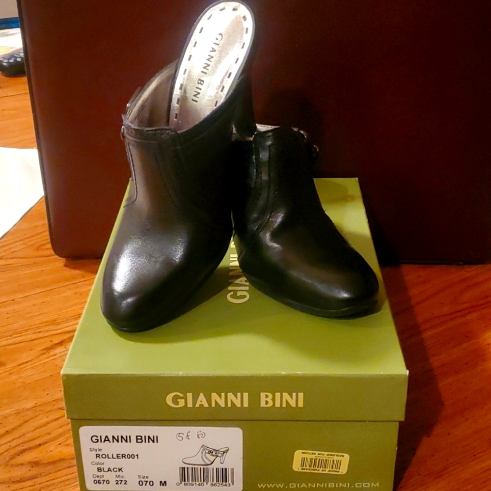 Gianni Bini Roller001 size 7M Mule